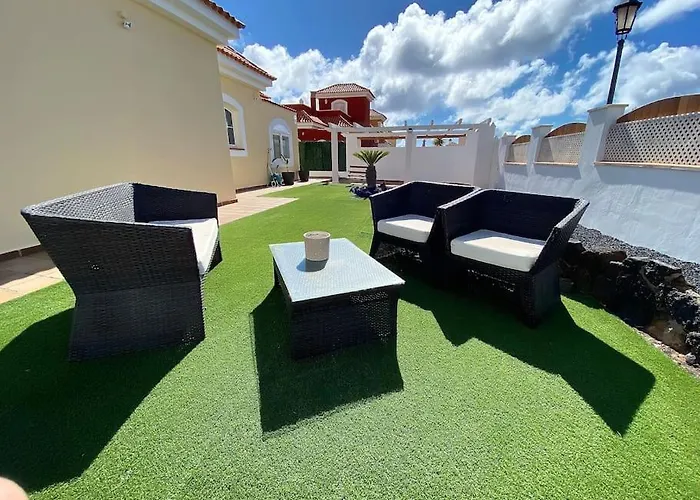 Villa Comfortable Family House With Pool And Jacuzzi *