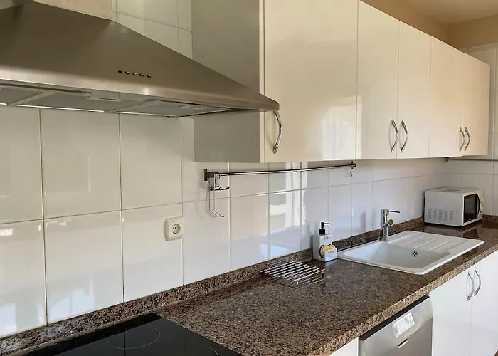 Villa Comfortable Family House With Pool And Jacuzzi