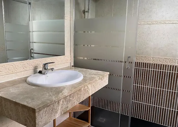 Villa Comfortable Family House With Pool And Jacuzzi *