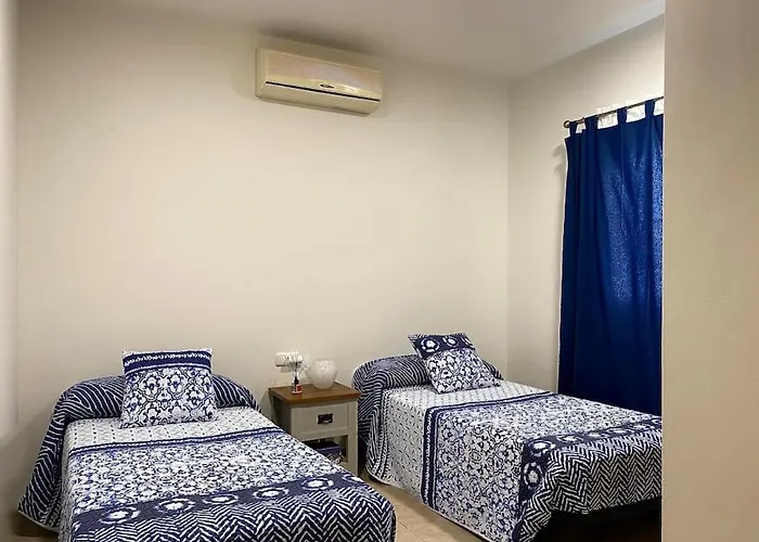 Comfortable Family House With Pool And Jacuzzi Villa *