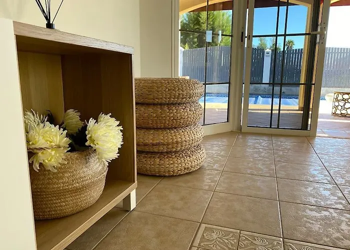 Comfortable Family House With Pool And Jacuzzi Villa Costa De Antigua