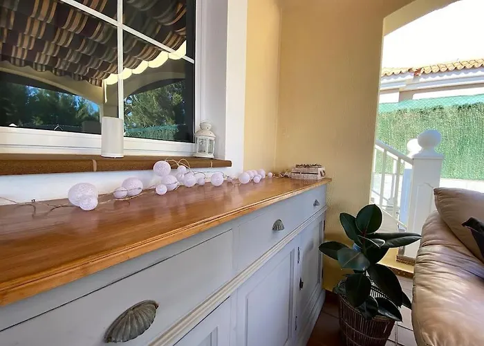 Comfortable Family House With Pool And Jacuzzi *