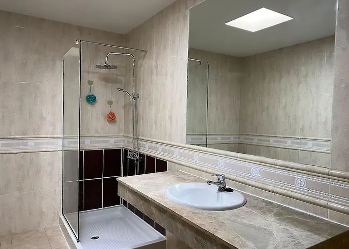 Comfortable Family House With Pool And Jacuzzi Villa *