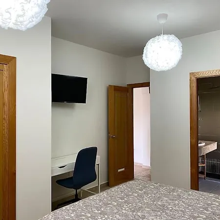 Villa Comfortable Family House With Pool And Jacuzzi