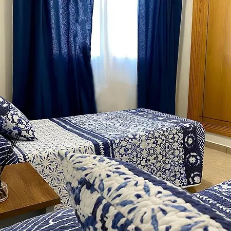 Villa Comfortable Family House With Pool And Jacuzzi