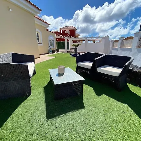 Villa Comfortable Family House With Pool And Jacuzzi *