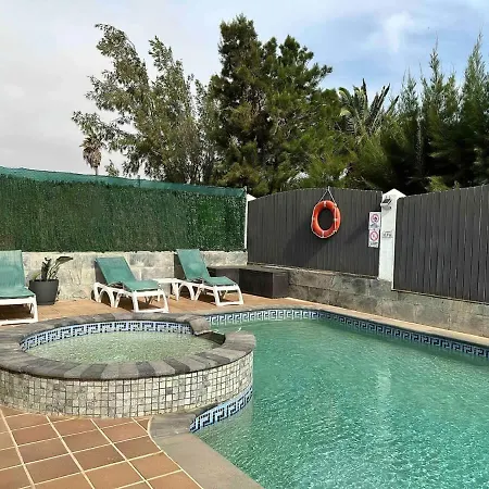 Familiar Con Piscina, Barbacoa Y Wifi