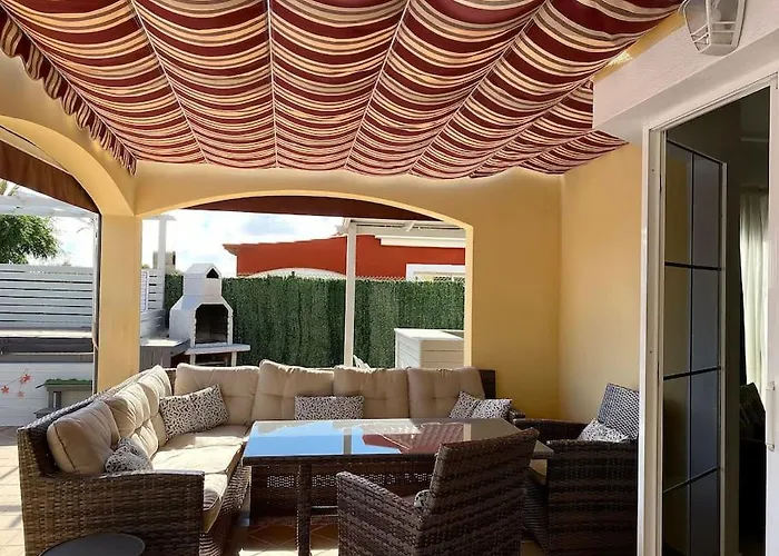 Vila Comfortable Family House With Pool And Jacuzzi Costa De Antigua