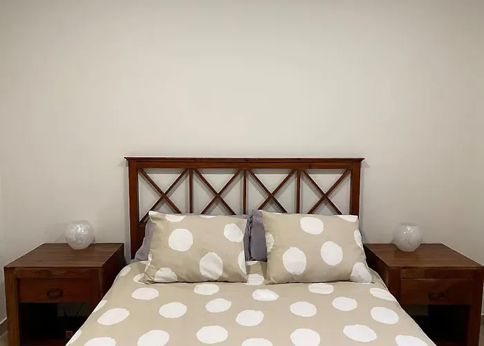 Comfortable Family House With Pool And Jacuzzi וילה