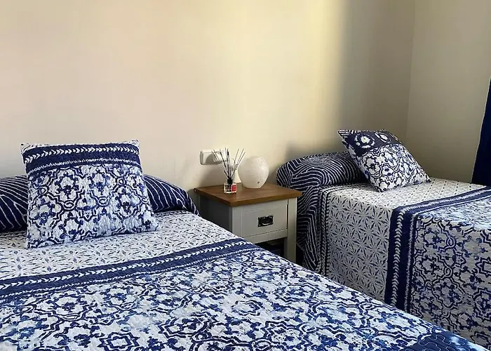 Comfortable Family House With Pool And Jacuzzi *