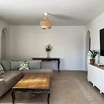 Familiar Con Piscina, Barbacoa Y Wifi Вилла