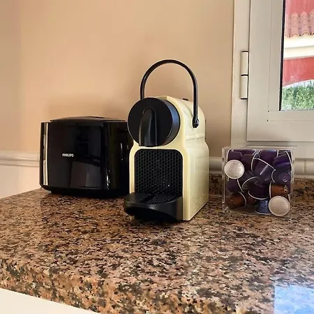 Βίλα Comfortable Family House With Pool And Jacuzzi