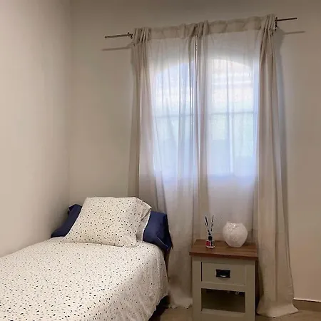 Comfortable Family House With Pool And Jacuzzi Βίλα *